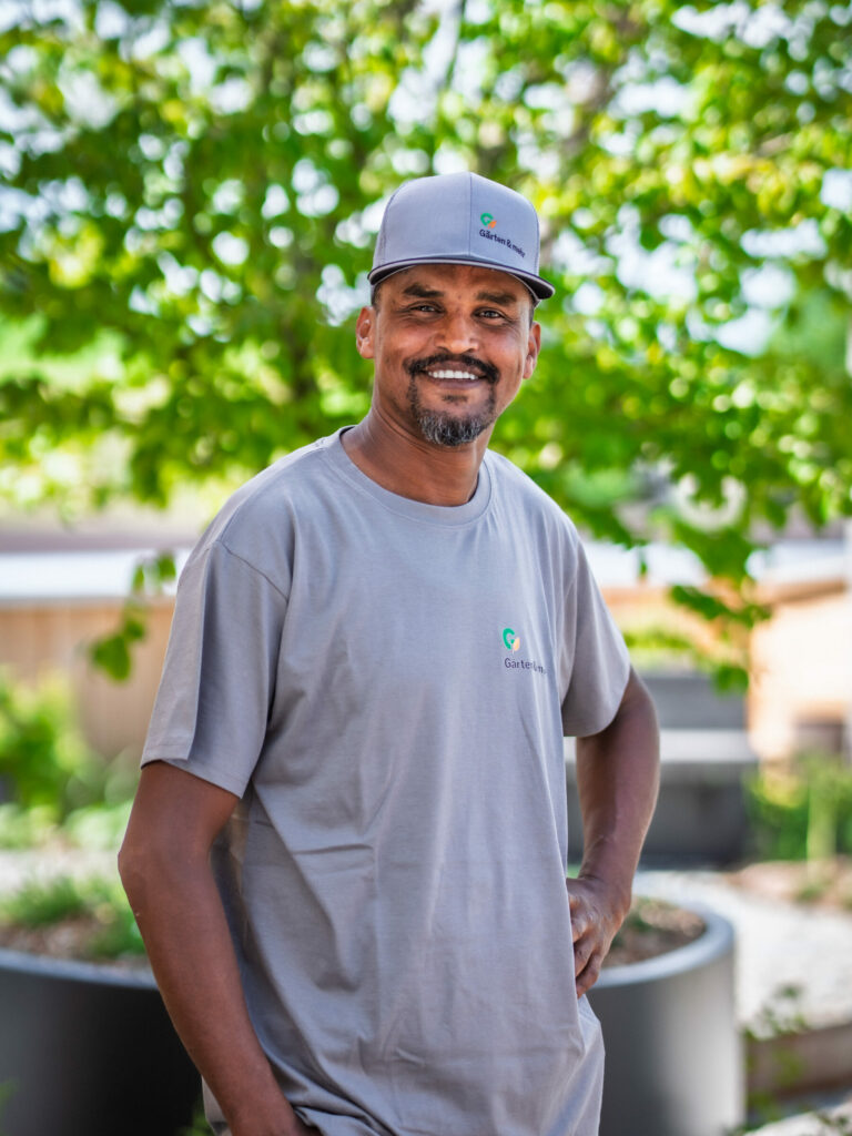 Portrait Yonas Tekeste vom Gärten und mehr Team