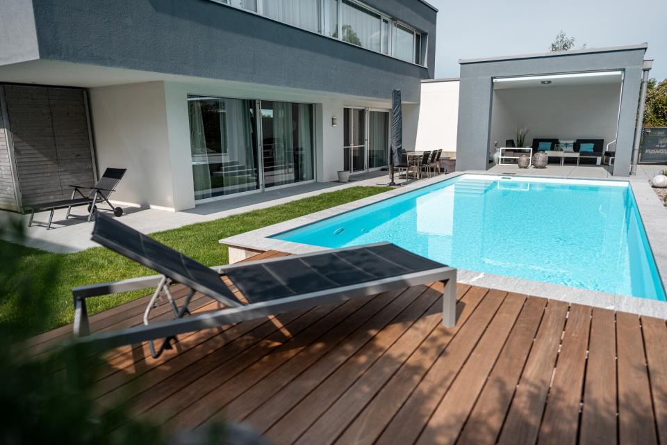 Modernes Haus mit Swimmingpool